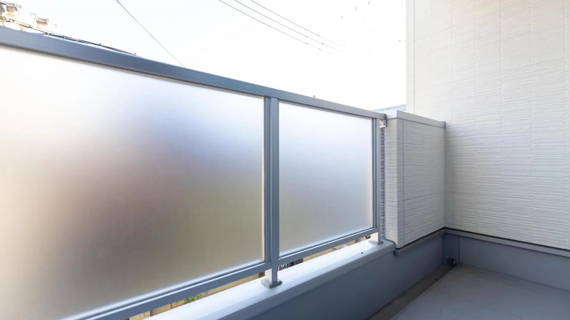 住舎上新庄 Apartman Oszaka 0*,